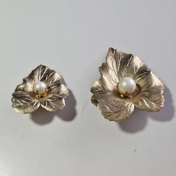 Set 2 Vintage 1959 Textured Gold-tone Chit-Chat Pin Brooch Signed Sarah Coventry - Picture 9 of 11